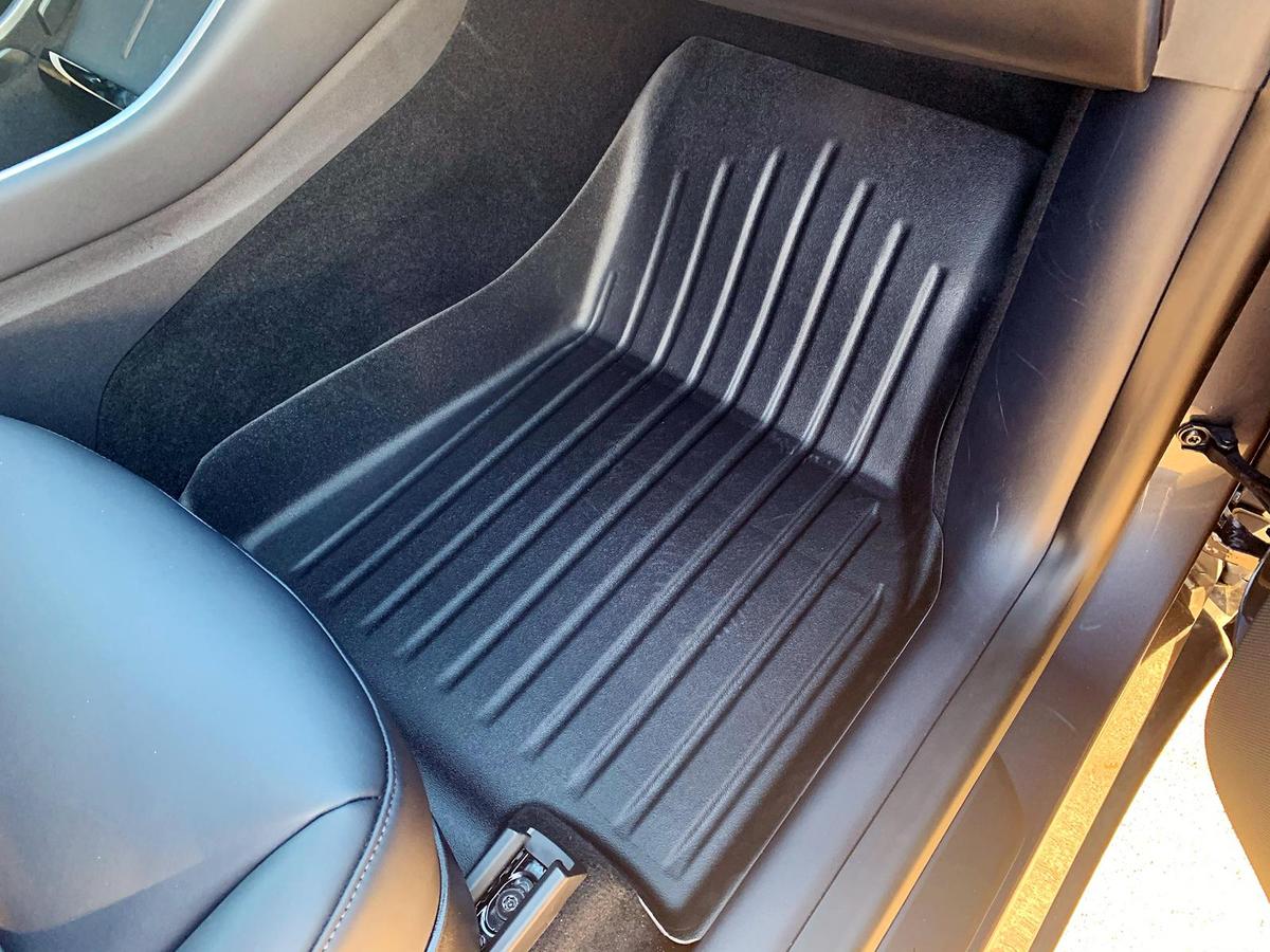 Tesla Model Y Floor Mats (Passenger side) - Installed